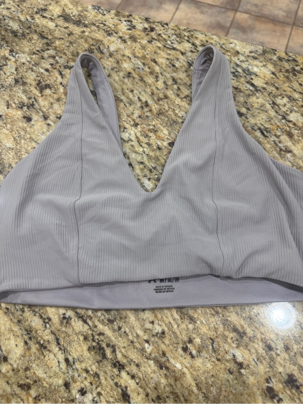 Under Armour Ribbed V-Neck Sports Bra - Light Gray